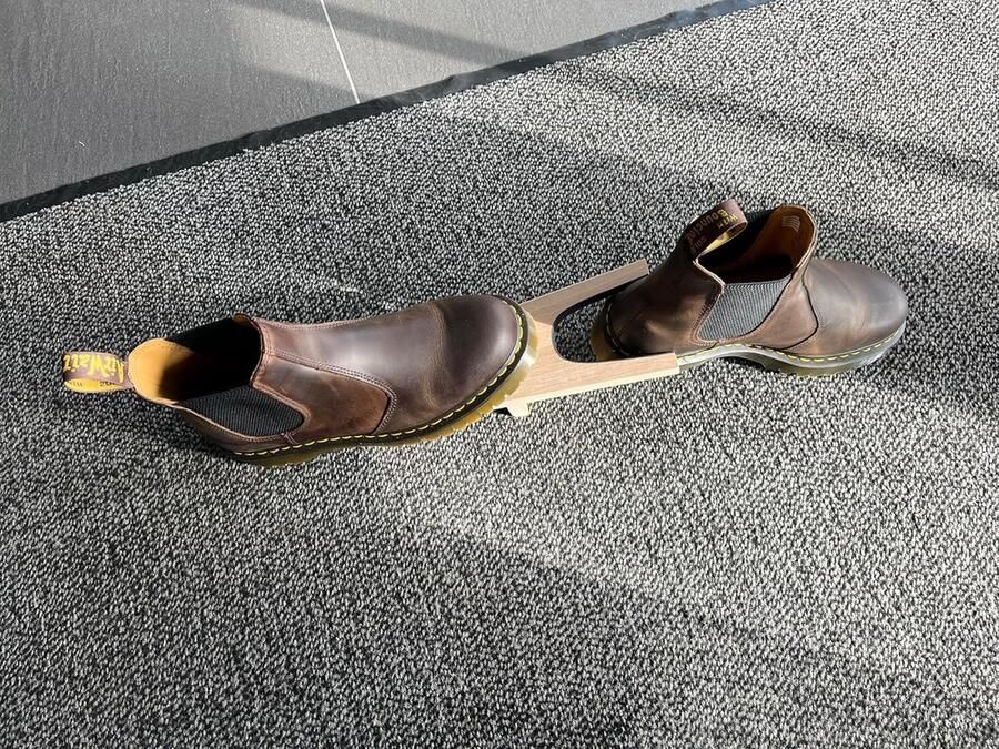 Boot puller 36-44 EU gemaakt van echt Europees beukenhout 6 antislip studs eenvoudig aan- en uittrekken ShopVlot