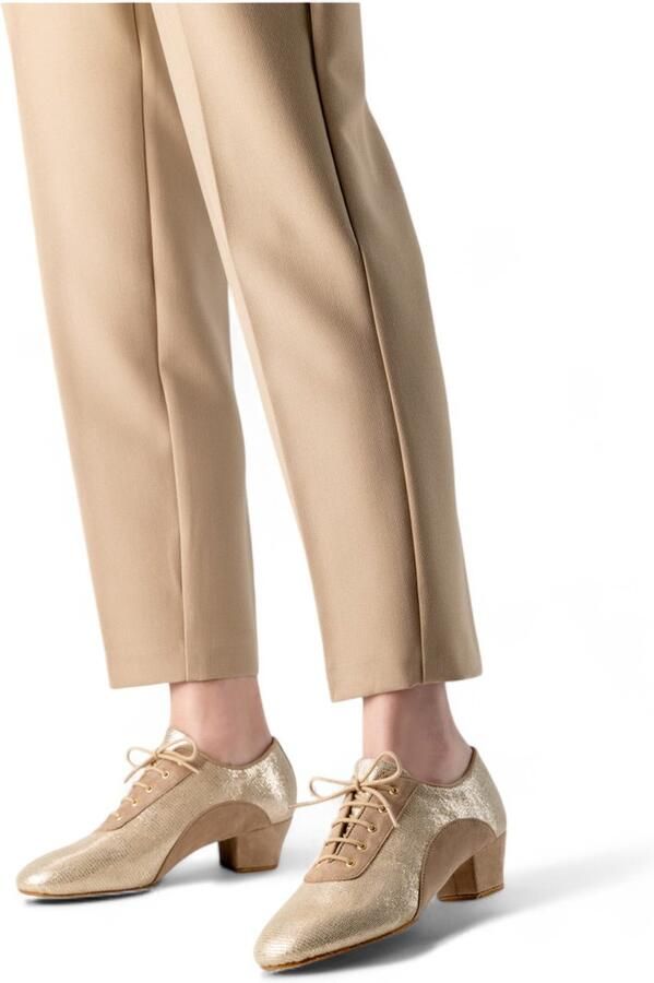 Brienne dames dansschoenen van Anna Kern Stijlvolle trainingsschoen Beige suède met gouden textiel Maximale flexibiliteit en bewegingsvrijheid hak Suede buitenzool ANNA KERN Beige Goud