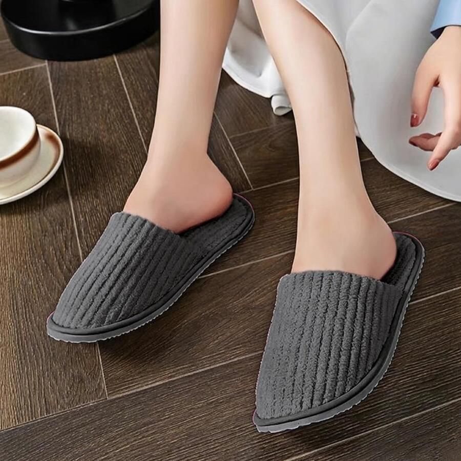 Comfortabele Coral Fleece Slippers voor Thuis en Wellness Wasbare Unisex Slippers voor Badkamer Reizen en Gastgebruik