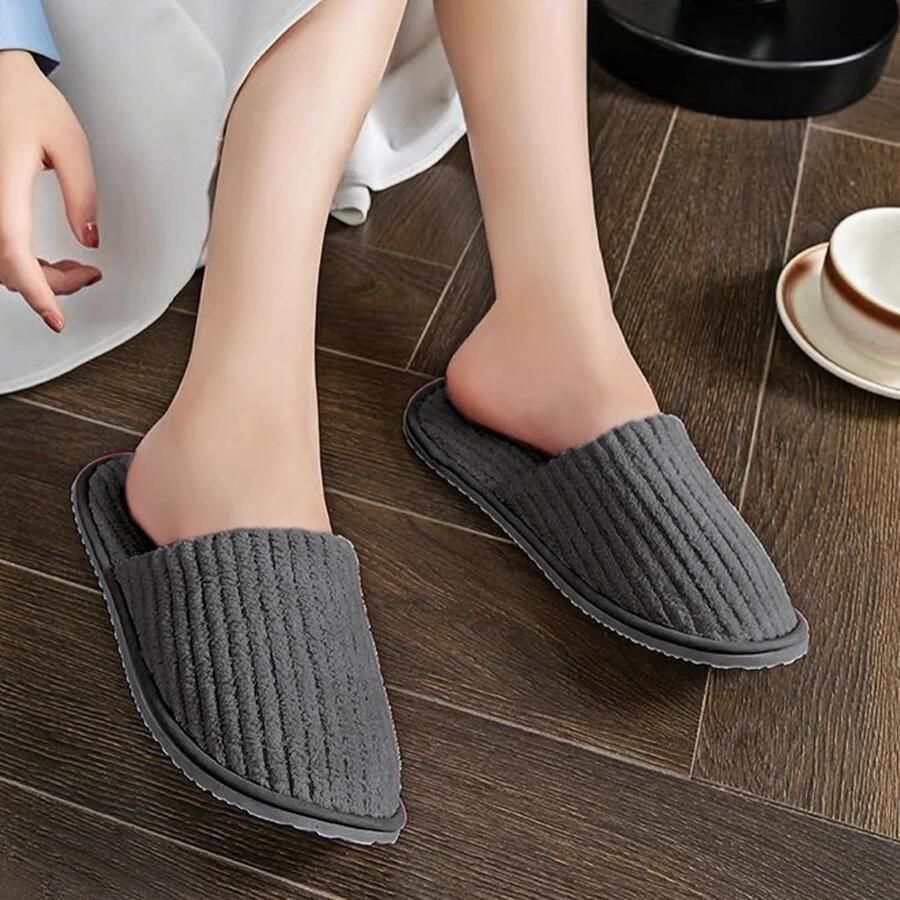 Comfortabele Coral Fleece Slippers voor Thuisgebruik Wasbare Unisex Badslippers Ideaal voor Wellness en Reizen Verkrijgbaar in Wit en Grijs