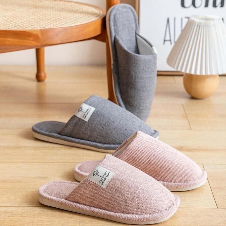 Comfortabele en ade de slippers voor en van katoen en linnen wasbaar en antislip ideaal voor binnen en spa in de herfst en winter