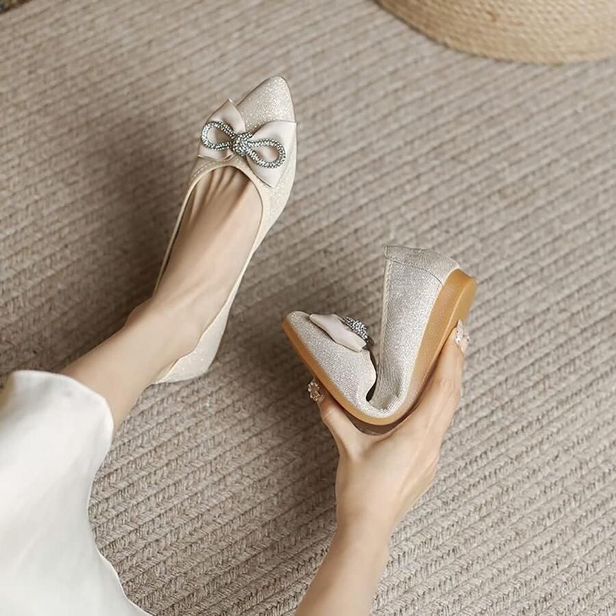 Comfortabele en Sparkling Ballerina Schoenen voor Dames met Puntige Neus en Strik Ideaal voor Bruiloften en Casual Gelegenheden