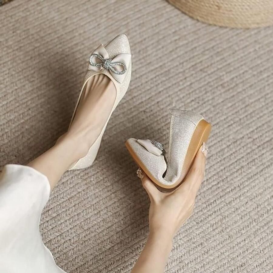 Comfortabele en Sparkling Ballerina Schoenen voor Dames met Puntige Neus en Strik voor Bruiloften en Casual Gelegenheden
