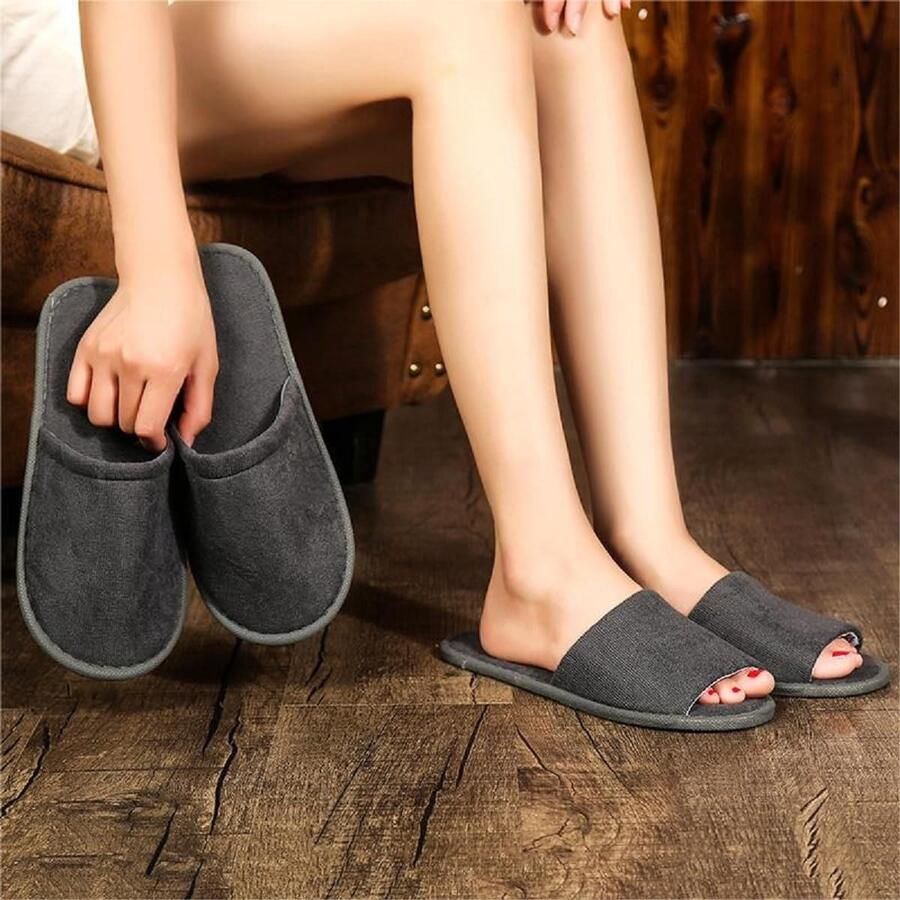 Comfortabele Hotel Slippers voor nen en Set van 4 Paar Badslippers in Universele Maat voor Gasten en Kantoorgebruik