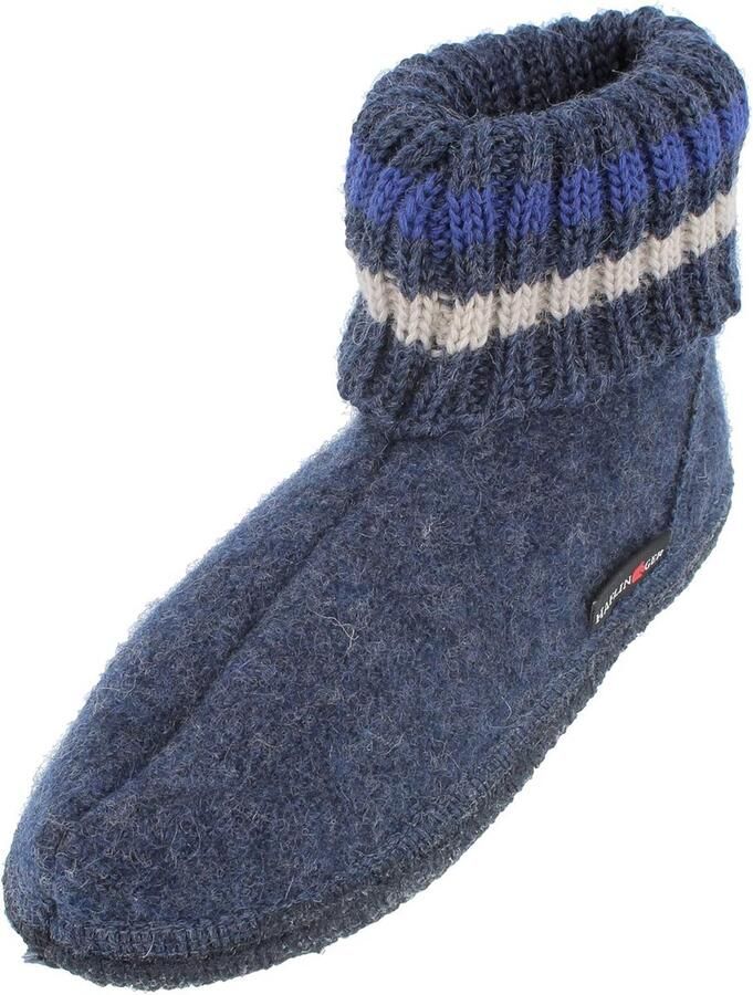 Comfortabele jongens sloffen van warme scheerwol voor thuis en kleuterschool
