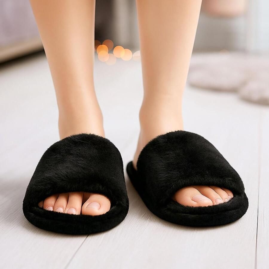 Comfortabele Pluche Slippers voor Dames met 2 Paar Schattige Sokken Warme en Fluffy Wintergift voor Thuisgebruik