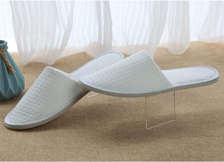 Comfortabele Slippers voor Thuis en Spa 2 Paar Gesloten Teen Slippers in Wit voor Gasten en Feesten