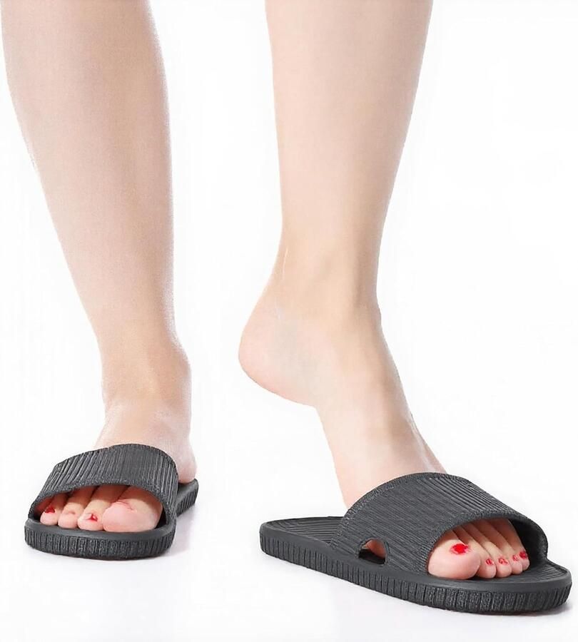 Comfortabele unisex slippers voor binnen en buiten perfect voor badkamer strand en tuin