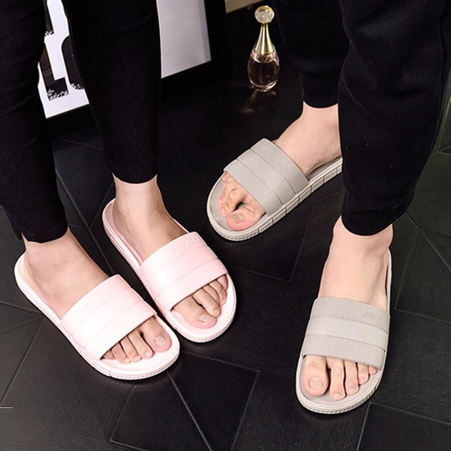 Comfortabele Unisex Slippers voor Binnen en Buiten Lichtgewicht Antislip en Zacht voor Thuis Tuin en Zwembad
