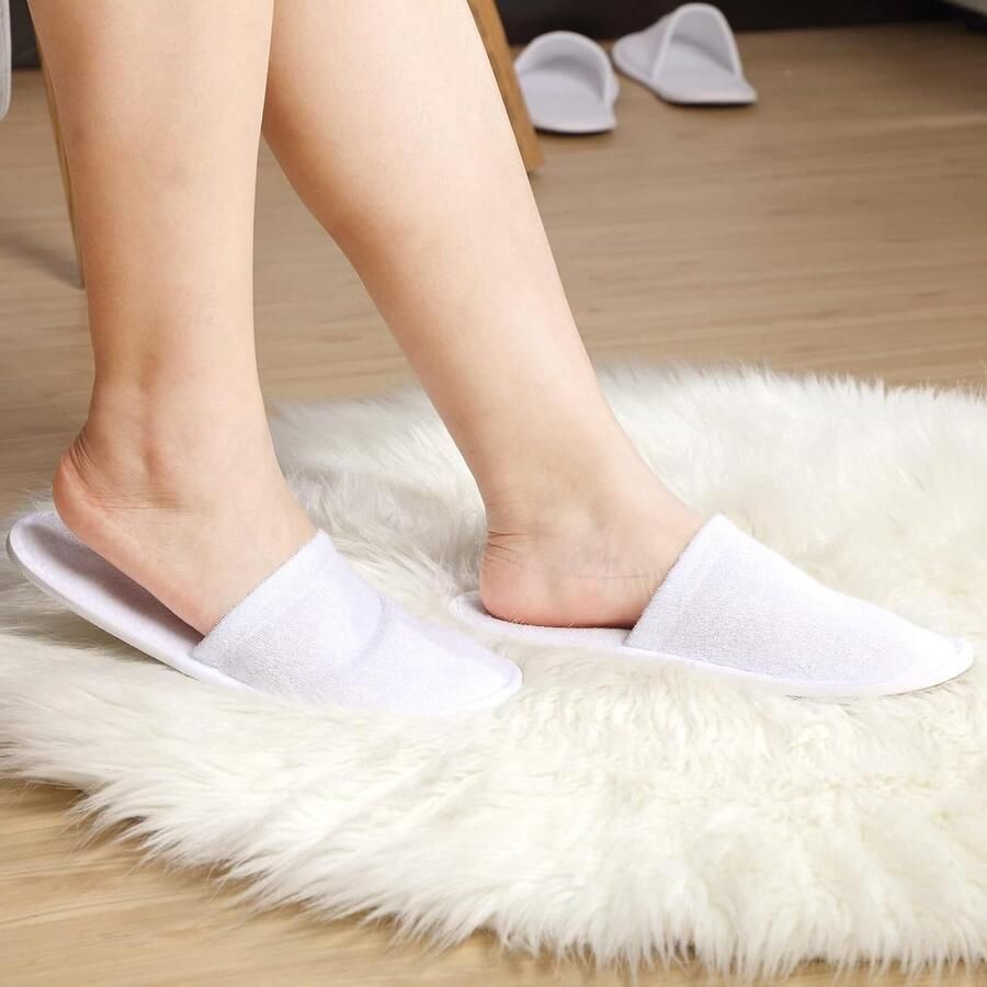 Comfortabele Wegwerp Slippers 24 Paar Antislip Maat Medium Ideaal voor Hotels en Spa's
