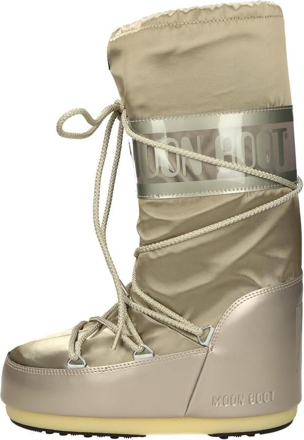 en Winterlaarzen met Glanzende Satijnen Afwerking