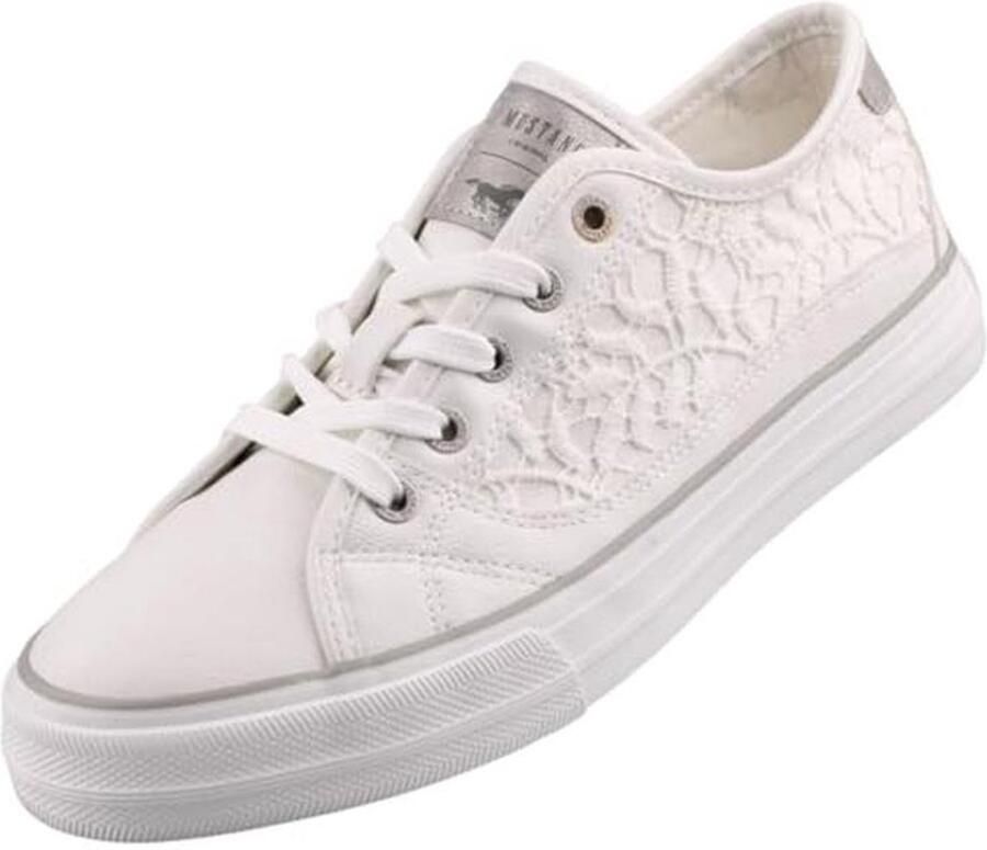 Dames Sneaker met Veters en Decoratieve Haak
