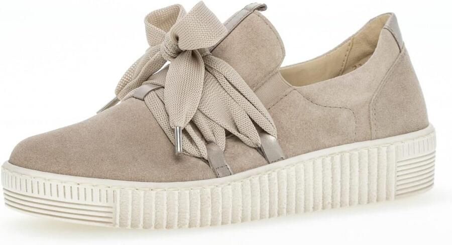 Dames sneaker van leer met stoere plateauzool