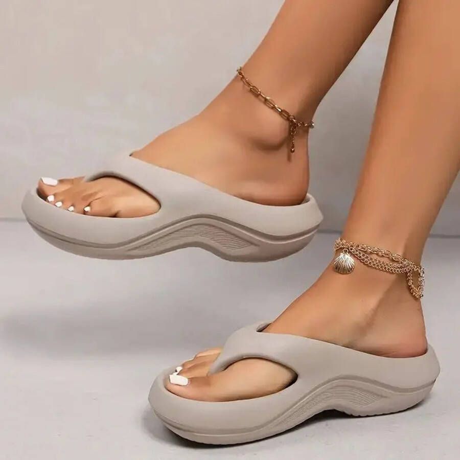 Dikke platform slippers voor vrouwen –2025 Zomer clip teen antislip strand sandalen comfortabele zachte zool cloud slippers dames slippers zomer sandalen voor vrouwen