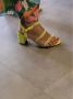Fleurige gele pump met bling - Thumbnail 1