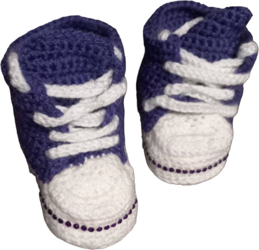 Gehaakte baby sneaker Paars Siersteentjes