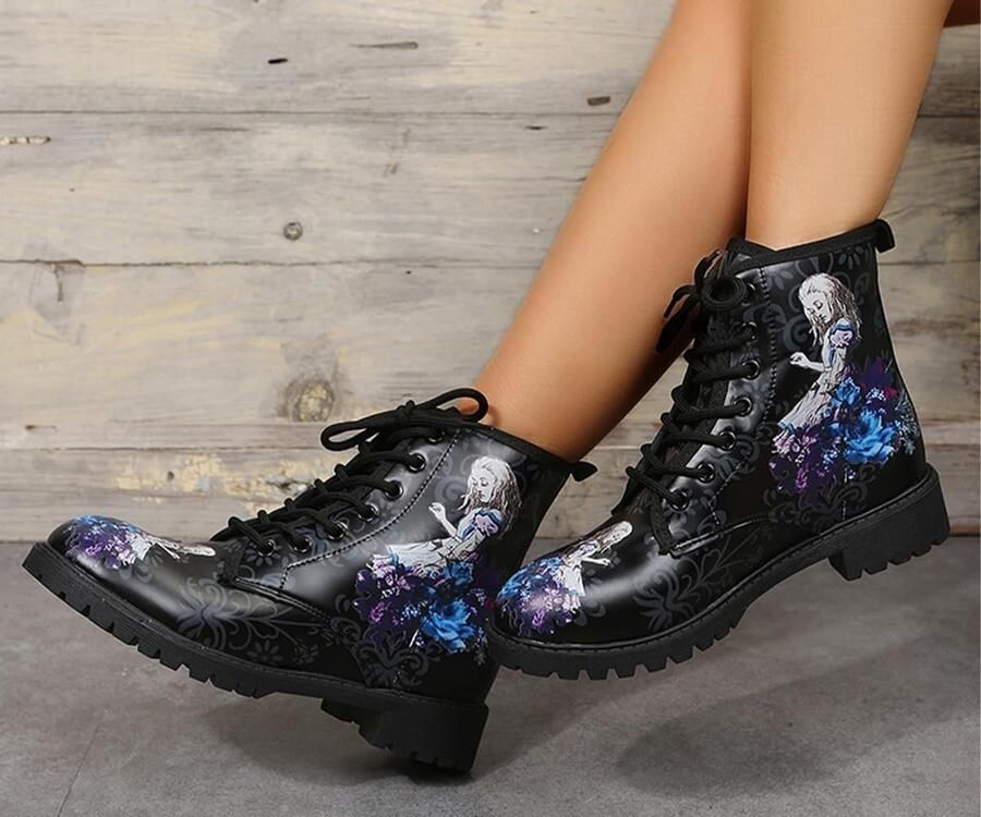 Gothic Platform Enkellaarsjes met Ronde Neus en Blokhak Punk Stijl Motorlaarzen met Multicolor Print en Dikke Zool