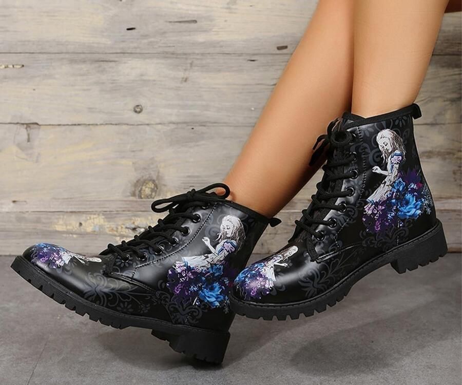 Gothic Platform Enkellaarsjes met Ronde Neus en Blokhak Punk Motorlaarzen met Veters in Meerdere Kleuren van Leer en Dikke Zool