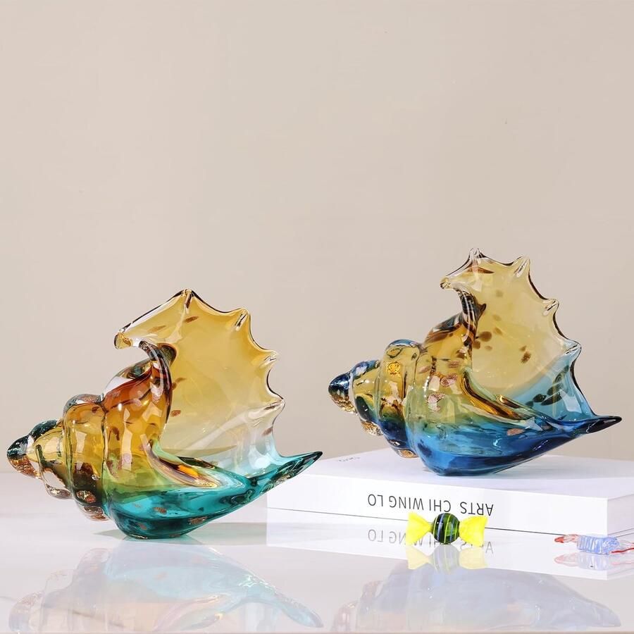 Handgeblazen glazen schelpbeelden blauwe en amberkleurige glazen kunstbeeldjes schelpschalen voor kusthuisdecoratie woonkamer tv-standaard en boekenkast decor badkamerplank tops en