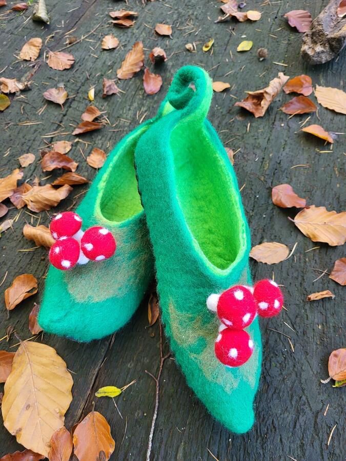 Handmade wool slippers felted wool slippers funny gift home shoes from wool wol sloffen wol pantoffels