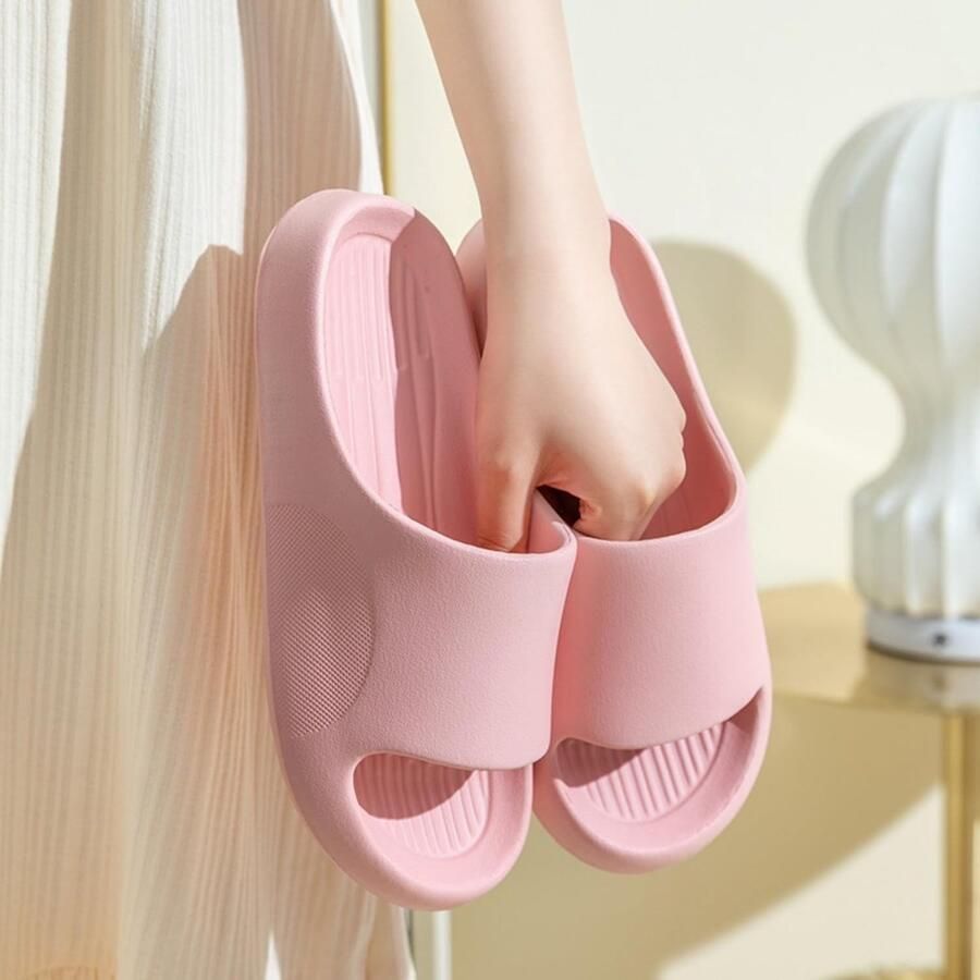 Lichte flip flops voor binnen en buiten dames slippers voor de zomer comfortabele en slipbestendige badslippers roze
