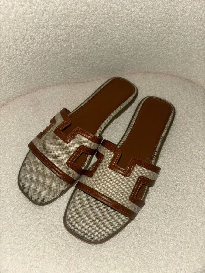 Luxe dames slippers stijlvolle sandalen met bruin & beige design comfortabel & trendy- zomer slippers- luxe sandalen- dames schoenen- vakantie slippers