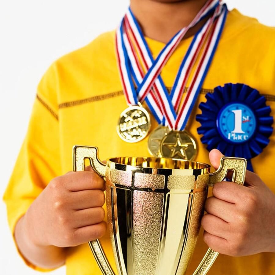 Medailles voor kinderen onderscheidingen voor winnaars kunststof voor school sportfeest of mini-Olympiade 100 stuks