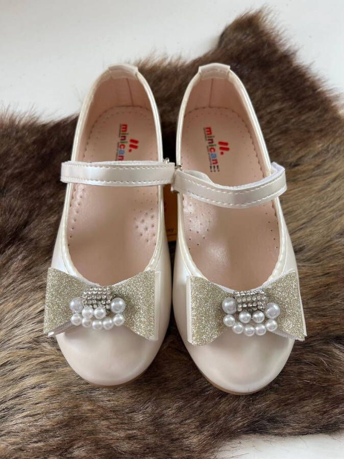meisjesschoenen-luxe feestschoenen-kinderschoenen-leren ballerina- schoenen met enkelband-klittenbandsluiting-orthopedi parels- strass steentjes-kleur off white-creme -champagne goud -bruidsmeisjes-bruiloft-feest-verjaardag-fotoshoot
