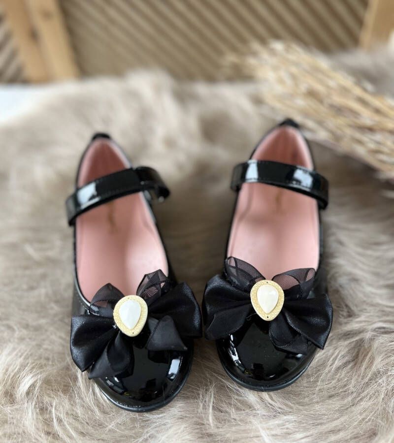 Meisjesschoenen-luxe feestschoenen-kinderschoenen- zwarte ballerina-vintage stijl- schoenen met enkelband-klittenbandsluiting-sierstrik van tule-parelsteen-bruidsmeisjes-bruiloft-feest-verjaardag-fotoshoot