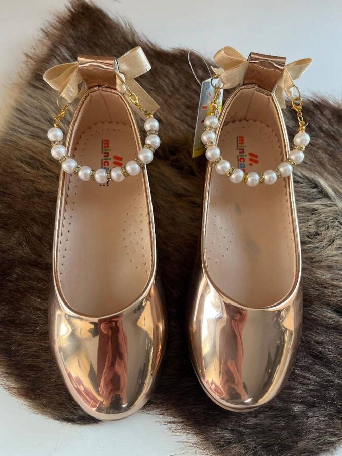 Meisjesschoenen-luxe feestschoenen- leren ballerina's- orthopedi gouden kl glanzend- vintage stijl-sierstrik -enkelsieraad-parels-siersteentjes-bruidsmeisjes-bruiloft-feest-verjaardag-fotoshoot