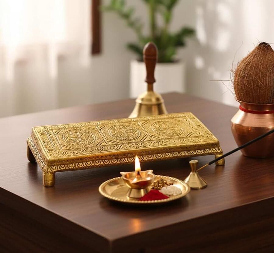 Messing gegraveerde Pooja Chowki antieke Peetha Peeta God's kruk Puja Artikelen Gouden