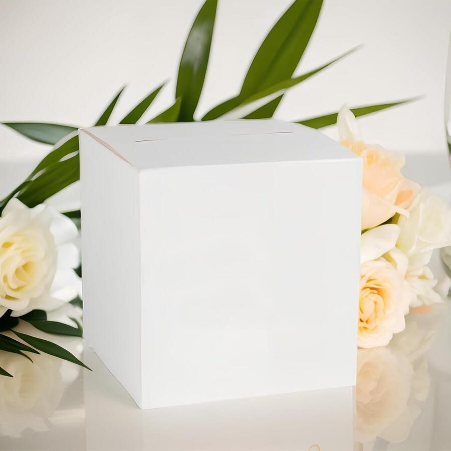 Post en liefdadigheidsdonatie suggestiebox met 10 witte kaarten feedback en fondsenwerving