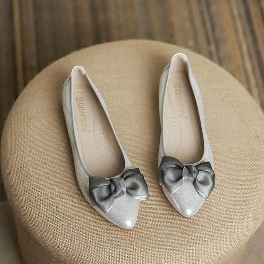 Provento Comfortabele puntige neus ballerina's met strik voor dames ideaal voor bruiloft of casual gelegenheden