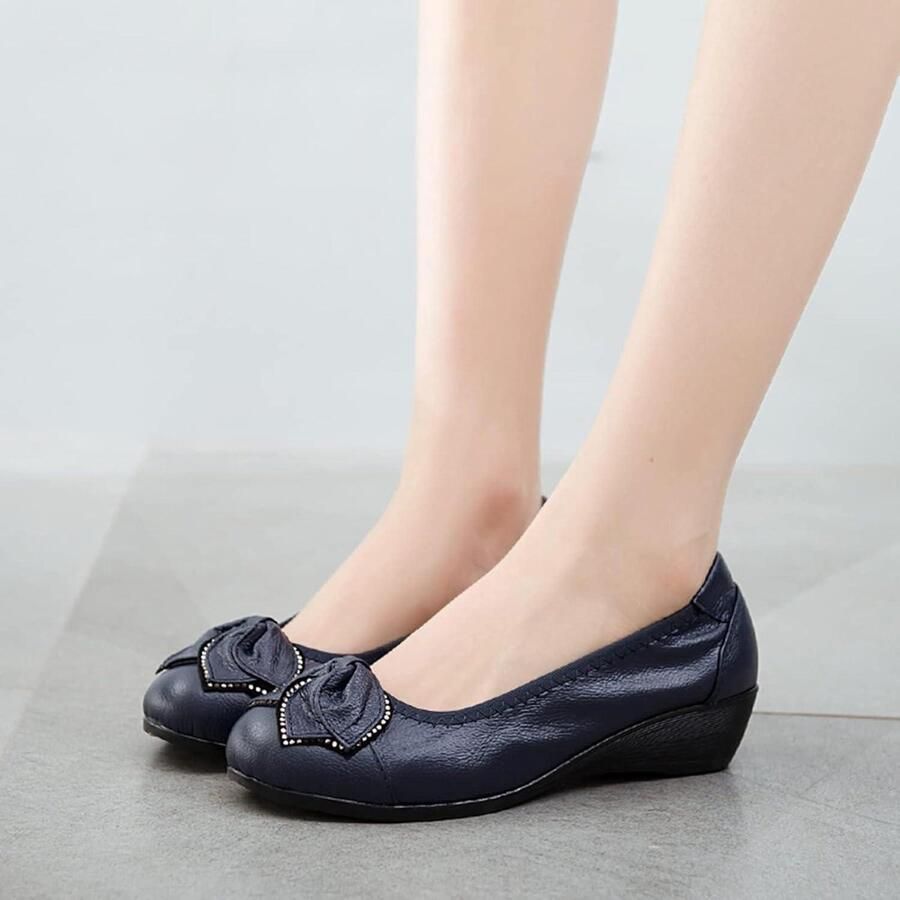 Provento Zachte Lederen Platte Loafer Dames Schoenen met Lage Wedge Heel Marineblauw Comfortabel en Casual
