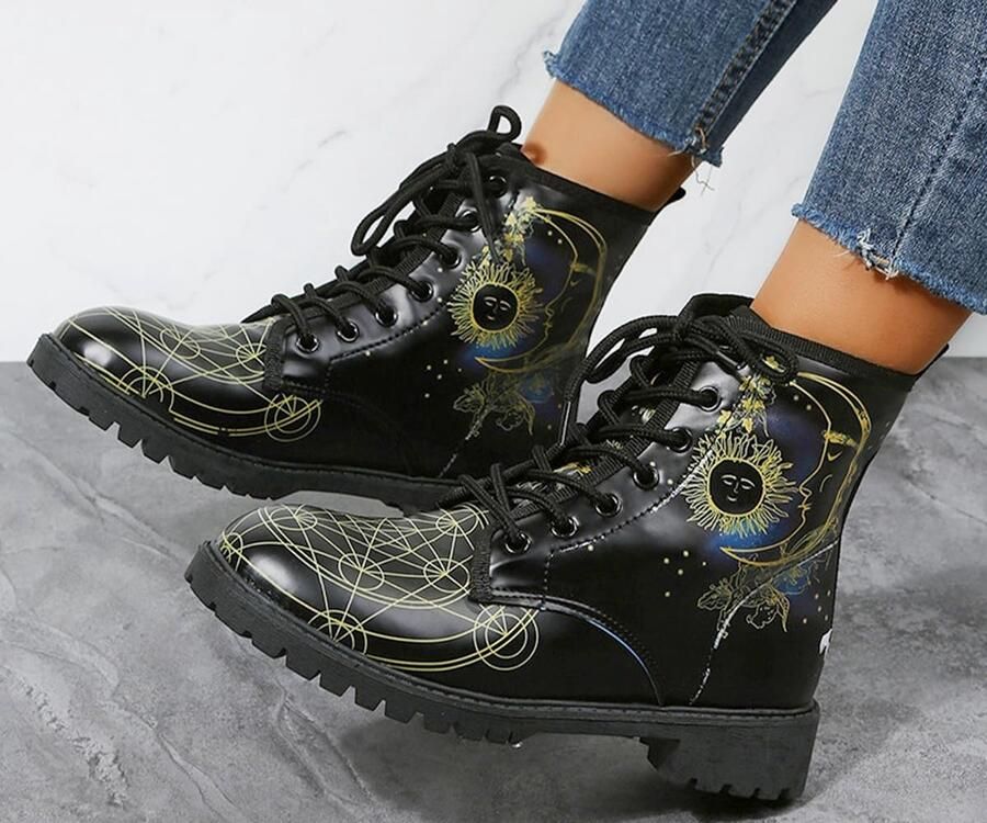 Ronde Neus Enkellaarsjes met Blokhak voor Dames Gothic Platform Punk en Motorlaarzen met Multicolor Print en Dikke Zool