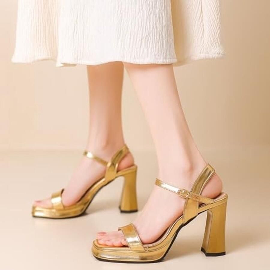 Sandalen met blokhak en enkelbandje Goud