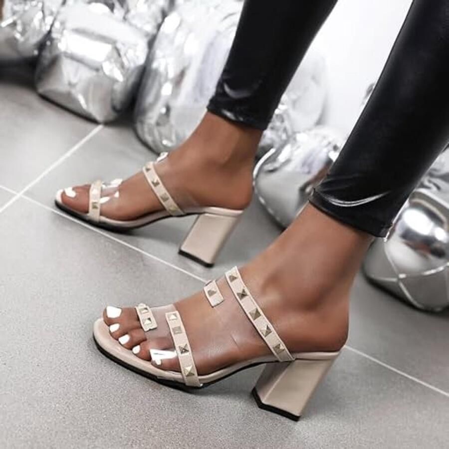 Sandalen met Klinknagels en Blokhak Abrikoos