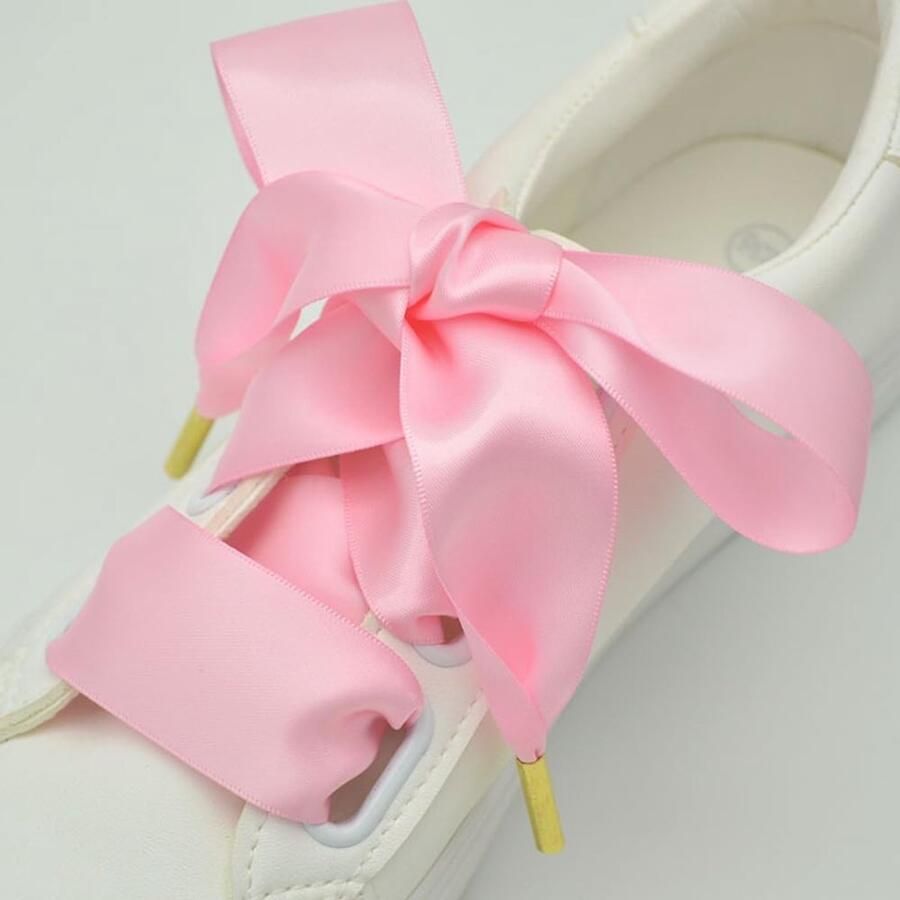 Satin veters breed plat ontwerp voor dames en meisjes geschikt voor sportschoenen wandelschoenen en buitenschoenen in wit