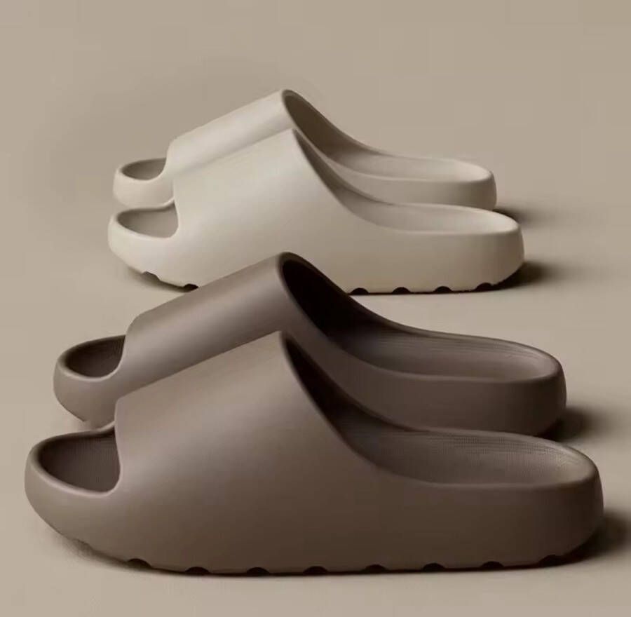 Slippers Badslippers Slippers Badslippers Kokos Slippers Strand Slides Effen Kleur Dikke Zool Dikke Zool Anti-Slip Cloud Sandalen Lichtgewicht Zomer Sandalen Bruine Slides