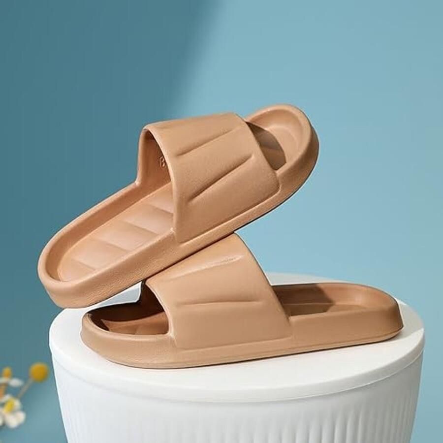 Slippers voor en Zacht en Sneldrogend Bruin
