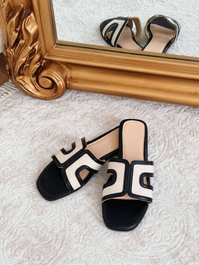 Slippers zwart- dames slippers- slides- zomer slippers- zomer sandalen- vakantie slippers- luxe dames schoenen- trendy slippers
