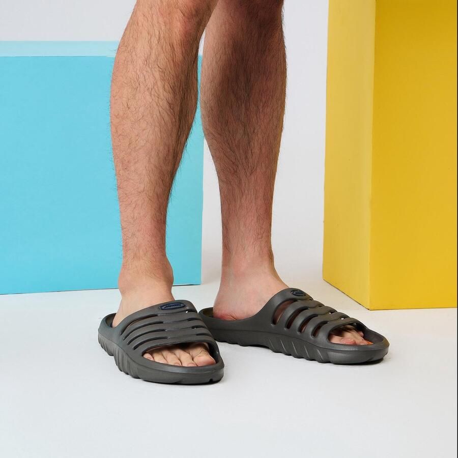 SnelShoppen Badslippers voor heren Zomer Sandalen Lichte EVA Schoenen Donkergrijs EU Perfect voor Douche Strand Tuin en Vakantie