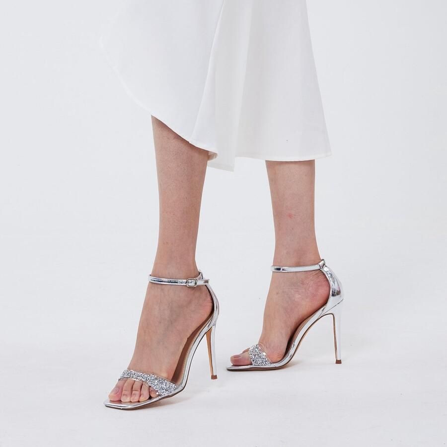 SnelShoppen Elegante Zilveren Sandaalhakken voor Vrouwen met Strappy Ontwerp en Sprankelende Steentjes Stiletto's Vierkante Open Teen voor