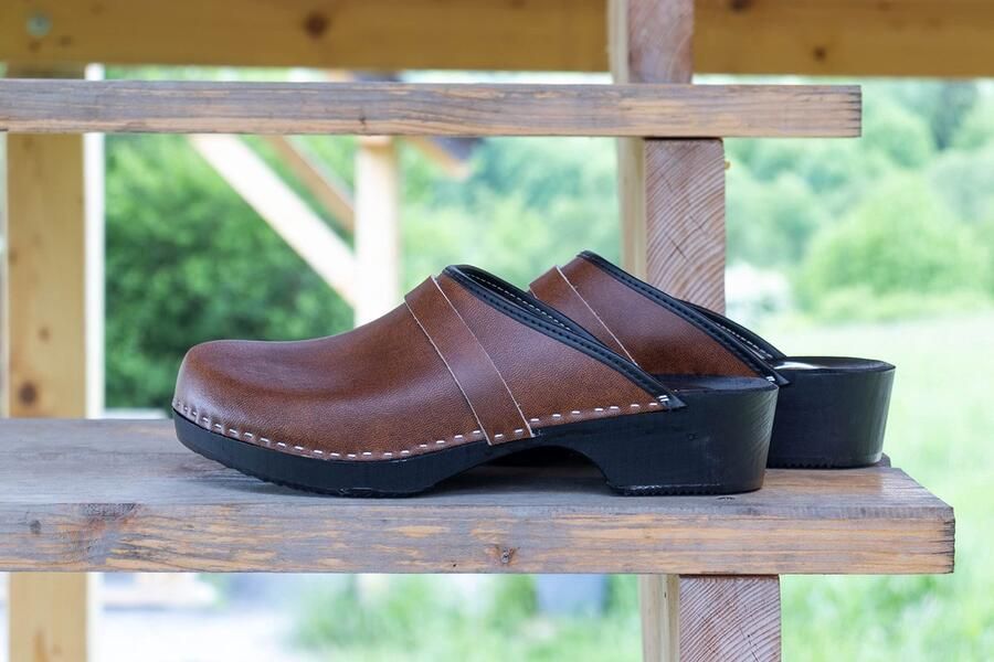 SnelShoppen Heren Lederen Klompen Houten Klomp Pantoffels voor Mannen Slippers met Zachte Comfortabele Stevige Zool Bruin