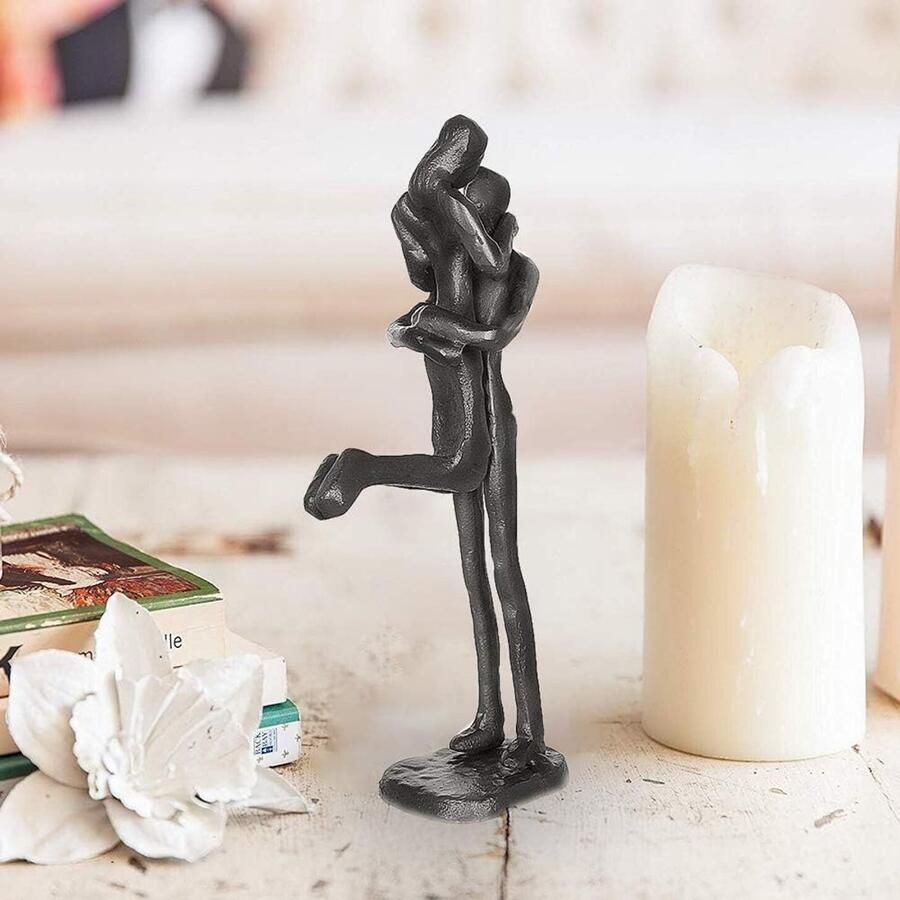 Standbeelden Liefde Art Iron Statue Decoration statue for Home Office Familie Kerst Huwelijksverjaardag Cadeaus (Jump Hug Kiss)