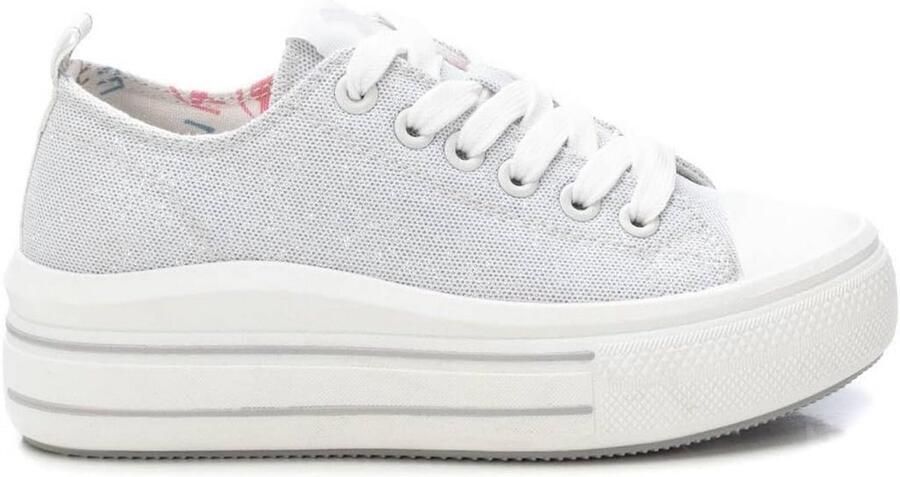 Stoere Metallic Meisjessneakers met Vetersluiting