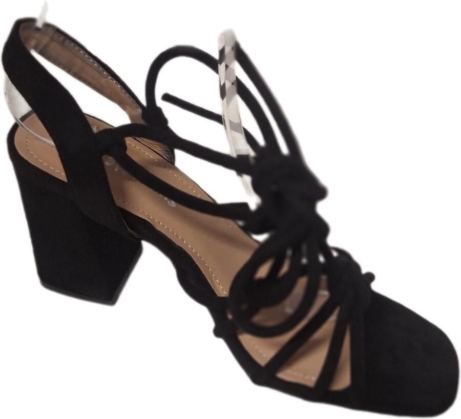 SUPER ME PUMPS MET MOOIE SLANKE STRINGS EN 4 HAK -BLACK