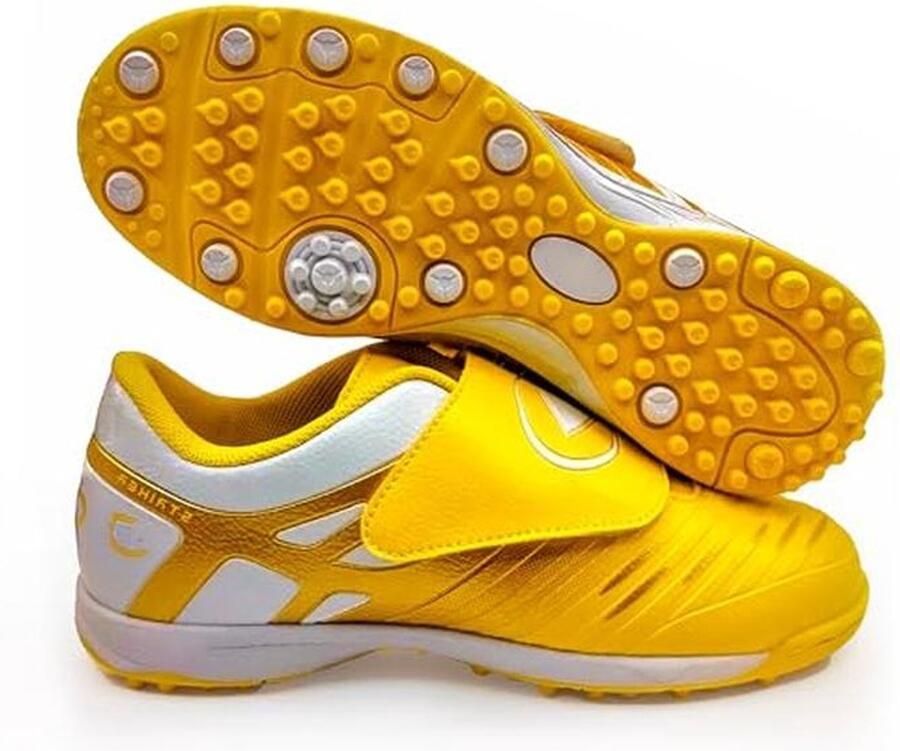 Voetbalschoenen voor en zonder veters en met klittenbandsluiting