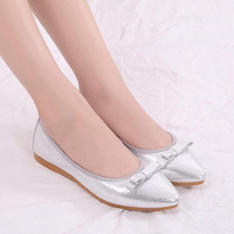 Vrouwen Ballet Schoenen Comfortabel Glinsterende Rhinestone Puntige Casual Zachte Slip On Platte Schoenen met Elegante Strik Geschikt voor Feestjes Zilver