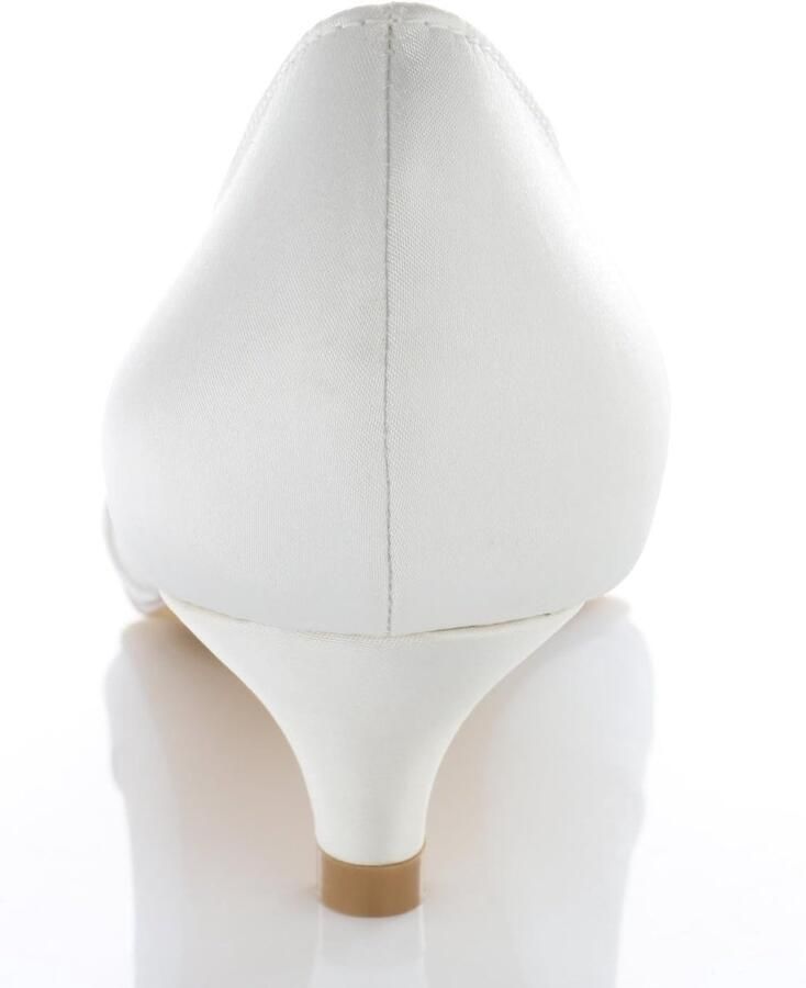 Vrouwen Satijn Kitten Heel Gesloten Teen Pumps